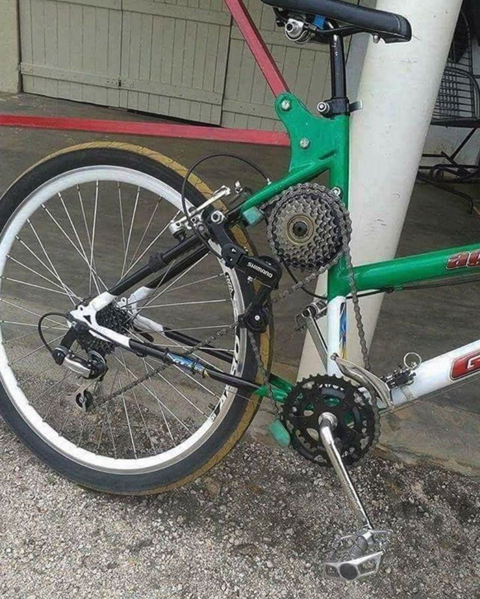 Mondays are "find cool cycling stuff" at <a href="/SmooveLube/">Smoove Lube</a> HQ... we thought we'd share this beauty! Can anyone figure out what is going on in that drivetrain? We know one thing - with that amount of chain have just the right chain lube 😉 

Pic: Unknown
#smoovelube
#cycling
#bicycle