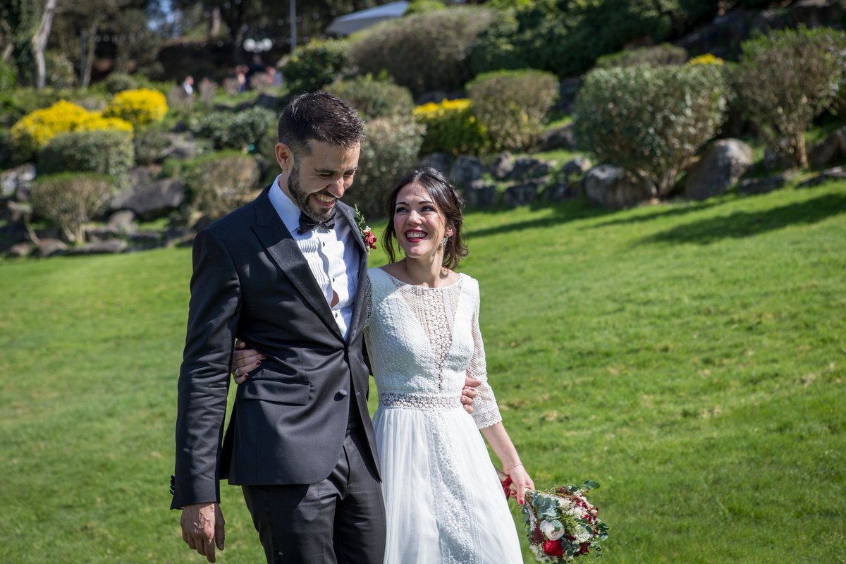 LavetisEs's tweet photo. Nada puede hacernos más felices que empezar a recibir las primeras fotos de nuestras novias 2019.💒

¡Carla gracias por tu cariño y confianza incondicional en nuestro equipo!❤️

#Lavetis #NoviasDiferentes #NoviasReales #Atelier #Barcelona https://t.co/Op0KU2QW8f