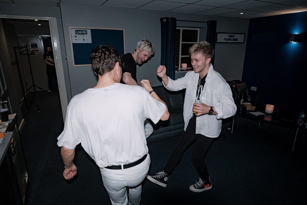 TVtristanth's tweet photo. [20052019] IG post updates ; ภาพ backstage จากไอจีthevampsครับ ดูท่าทางจะสนุกกันใหญ่ 😂 https://t.co/3ZnZUYKPQ2