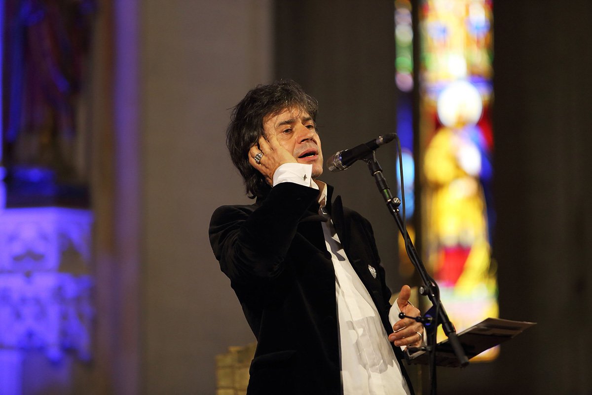 VilledeQuimper's tweet image. #Quimper célèbre la #GouelBreizh : un concert d’ouverture à la cathédrale avec l’ensemble choral Kanerien Sant Meryn, 600 danseurs dans les rues, un grand fest-noz et pour terminer en beauté un concert exceptionnel de Denez Prigent. Les photos : bit.ly/2VA0Unz #BZH