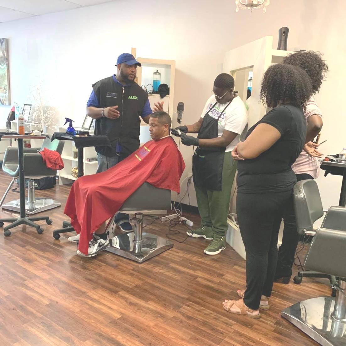 KimGoreSalon's tweet photo. ✂ We're always training so we can offer the best service possible every day.  
Had a clipper cutting class from the barbershop 💈HeadLiners Cuts &amp; Styles.💈 
#KimberlyGoreSalon #ColumbusGA https://t.co/0UGfDIq3d3