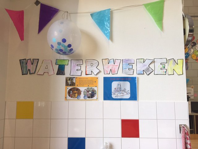 Voor BSO t' Schansje zijn de Bommelerwaardse Waterweken het startschot van het nieuwe voedingsbeleid. En de gratis watertaps die ze gekregen hebben kunnen ze daar goed voor gebruiken!
<a href="/GezondeSchoolNL/">Gezondeschool.nl</a> <a href="/GGDGelderlandZ/">GGD Gelderland-Zuid</a>