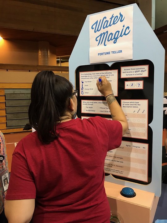 MplsHealthDept's tweet photo. When you are thirsty, what drink do you reach for?
Thanks to #MNSHIP, community members can learn how to rethink their drinks! Look for our Water Magic Fortune Teller at events this summer to learn why Minneapolis tap water is a great alternative to sugary drinks. #SupportSHIP https://t.co/SykQ4Tk1sU