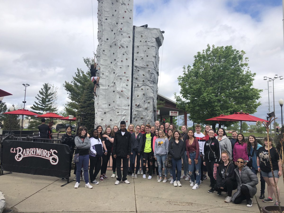 LSHSShorian's tweet photo. A big shout out to all 32 Shorians of the Month. These students earned a field trip on May 20th to C.J. Barrymore's to celebrate. In addition, Art Club and MICI students celebrated a year of incredible accomplishments, too! #ShorianPride https://t.co/ECZ3lixg95