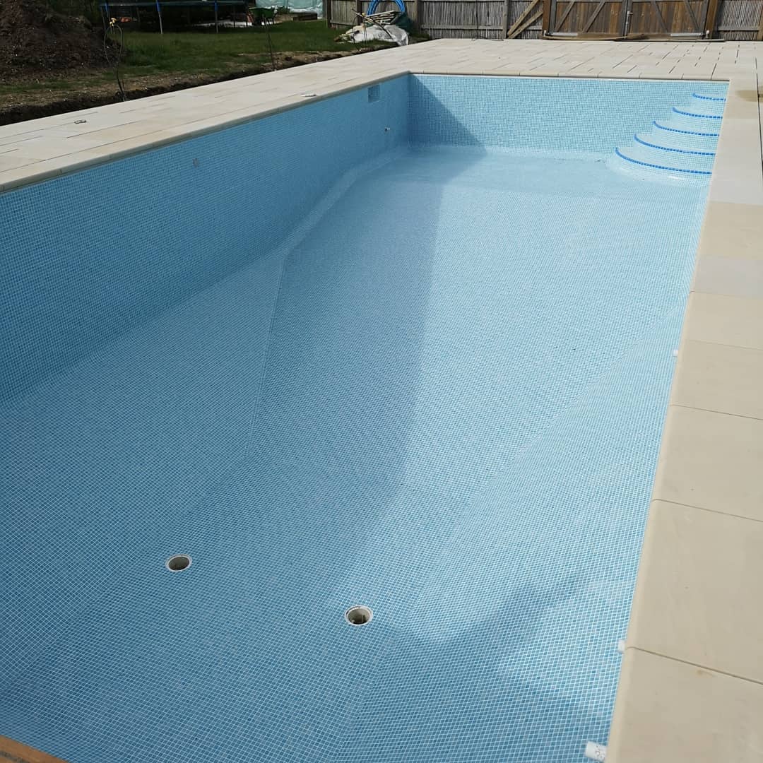 Roblowetiling's tweet image. Pool completed last week in Suffolk. Using @ezarri mosaic and @ARDEXUKTiling adhesive and grout.