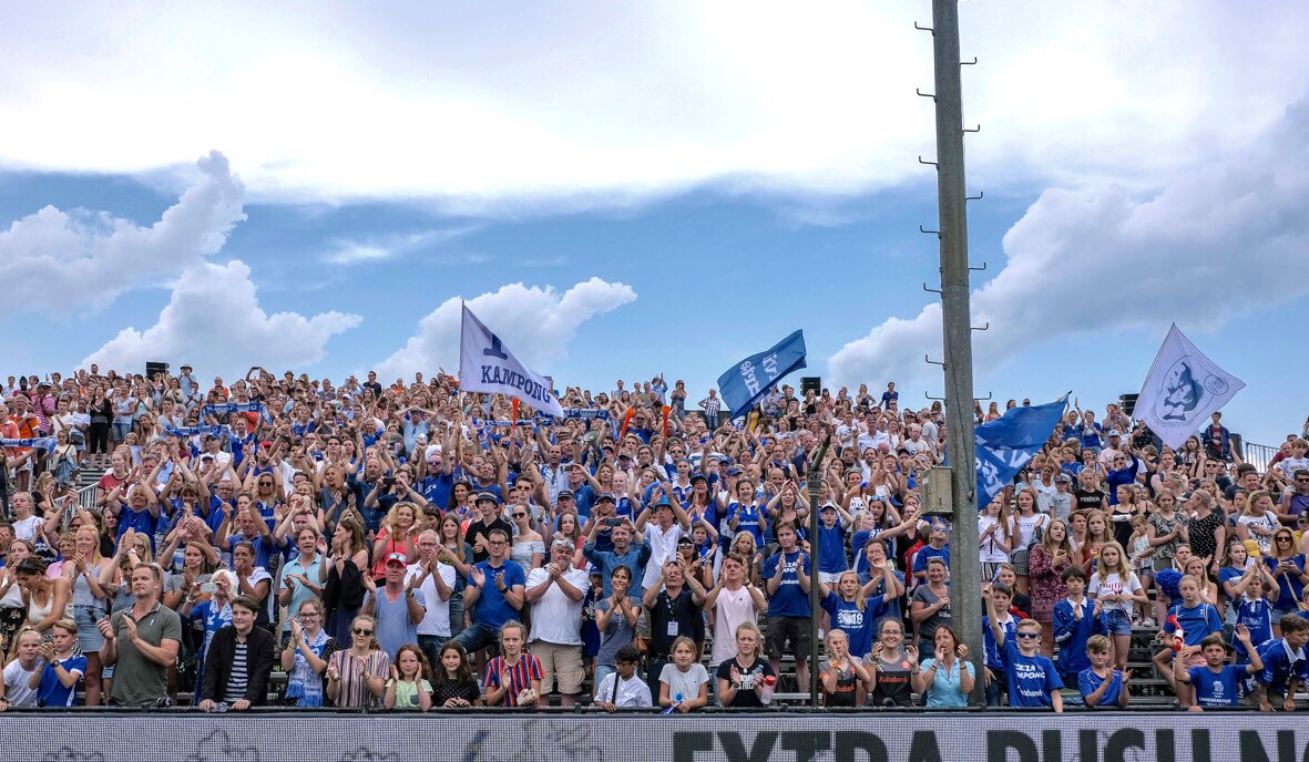 Zaterdag 16:00 uur is de uitwedstrijd in Bloemendaal. Kleuren we daar ook de tribunes blauw? Bestel snel kaarten via eventbrite.nl/e/tickets-fina… #forzakampong #po2019 #kamblo #blokam