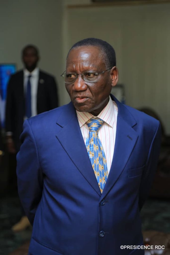 Presidence_RDC's tweet photo. #RDC Le Dr Sylvestre ILUNGA ILUNKAMBA, est nommé Premier Ministre par ord. n 19/056. Cet ancien Directeur Général de la Société Nationale des Chemins de fer du Congo (SNCC SA) va être à la tête du nouveau Gouvernement dont la structure est en cours d’élaboration. https://t.co/rPZgAkWrVa