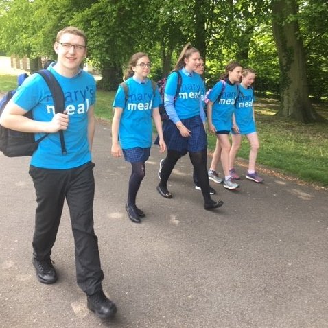 MarysMeals's tweet image. It’s #WalkToSchoolWeek and we’d like to thank our amazing supporters at Mount St Mary’s College in Derbyshire, UK, who are walking into school to raise awareness and support for #TheBackpackProject: bit.ly/2sMVsjn