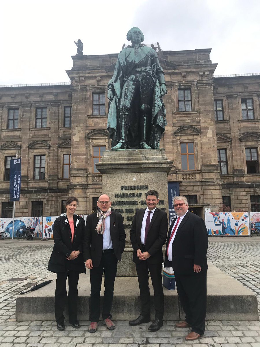 AngelaRothOSL's tweet image. Dr. Zeisel @BMBF_Bund, #FAU president Prof. Hornegger and Prof. Heuberger chief of #fraunhoferiis discussed inspiring future ideas around KI - initiated by #openservicelab