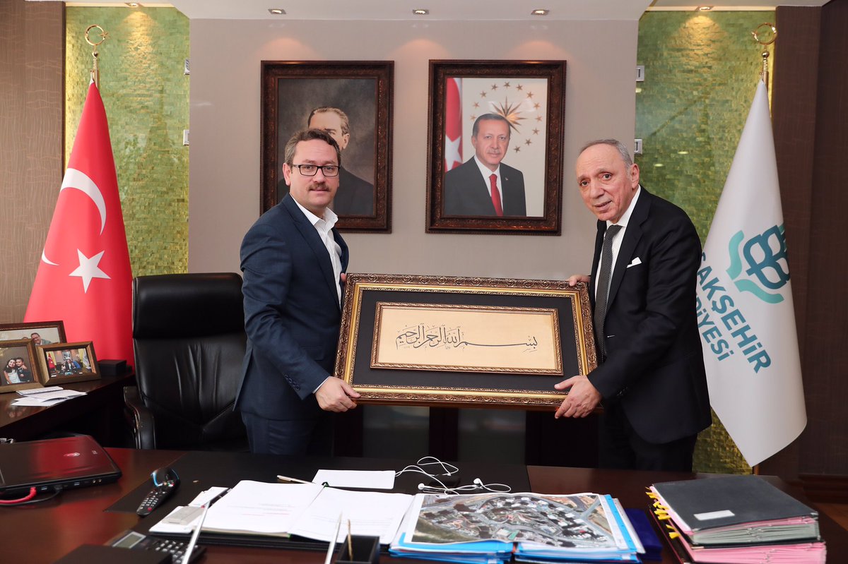 yasinkartoglu's tweet photo. Sanayimizin can damarlarından biri olan İkitelli Organize Sanayii (İOSB)’nin Başkan ve Yönetim Kurulu Üyeleri’ni belediyemizde ağırladık. Nazik ziyaretleri için çok teşekkür ediyorum. https://t.co/WOymqPBB67