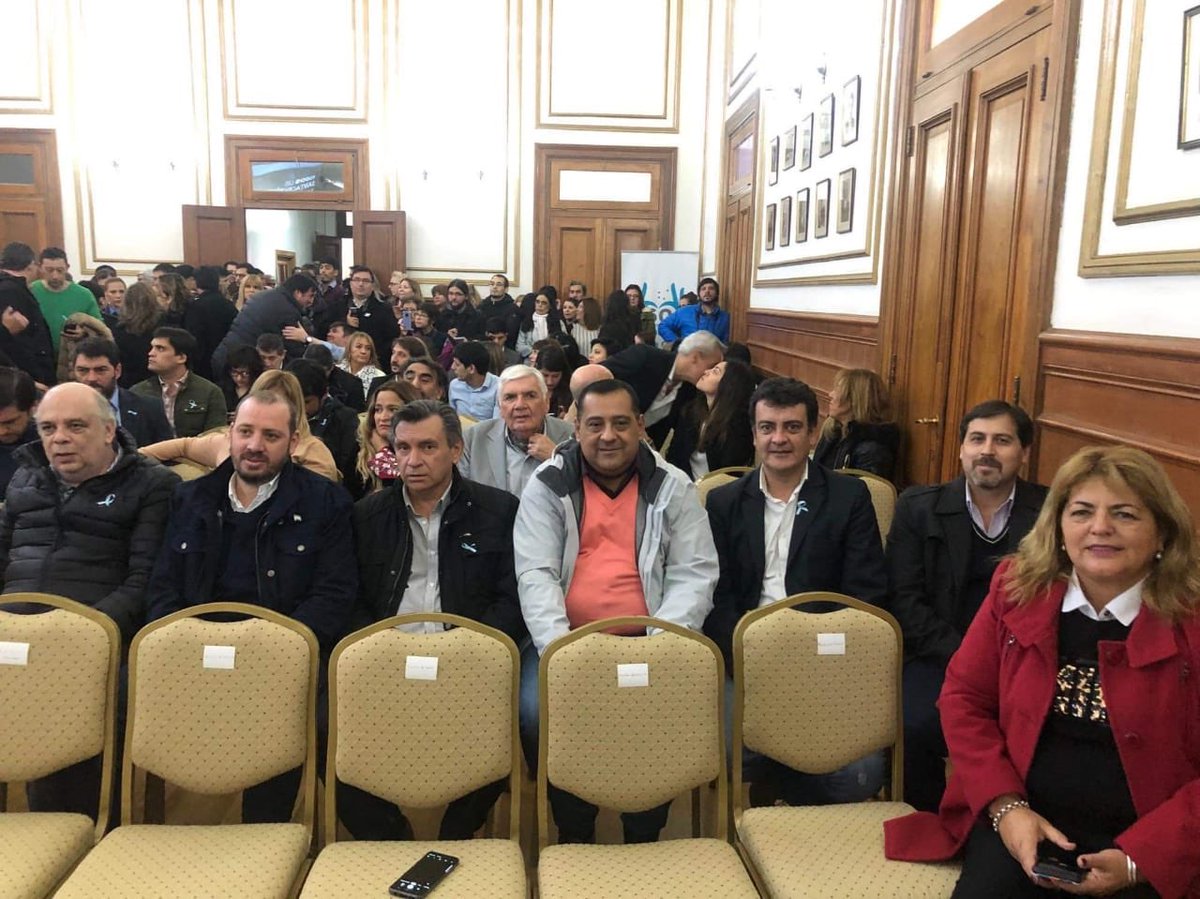 GuilleMercadoLA's tweet photo. #Ahora
En minutos comienza el Acto en el Salón Blanco de Casa de Gobierno. Junto al Diputado por el Pueblo César Ormeño, acompañaremos a la Gobernadora @aliciakirchner quien hará la presentación y entrega de Flota Vehicular para él área de Seguridad. https://t.co/FJ3pWxH7Ow