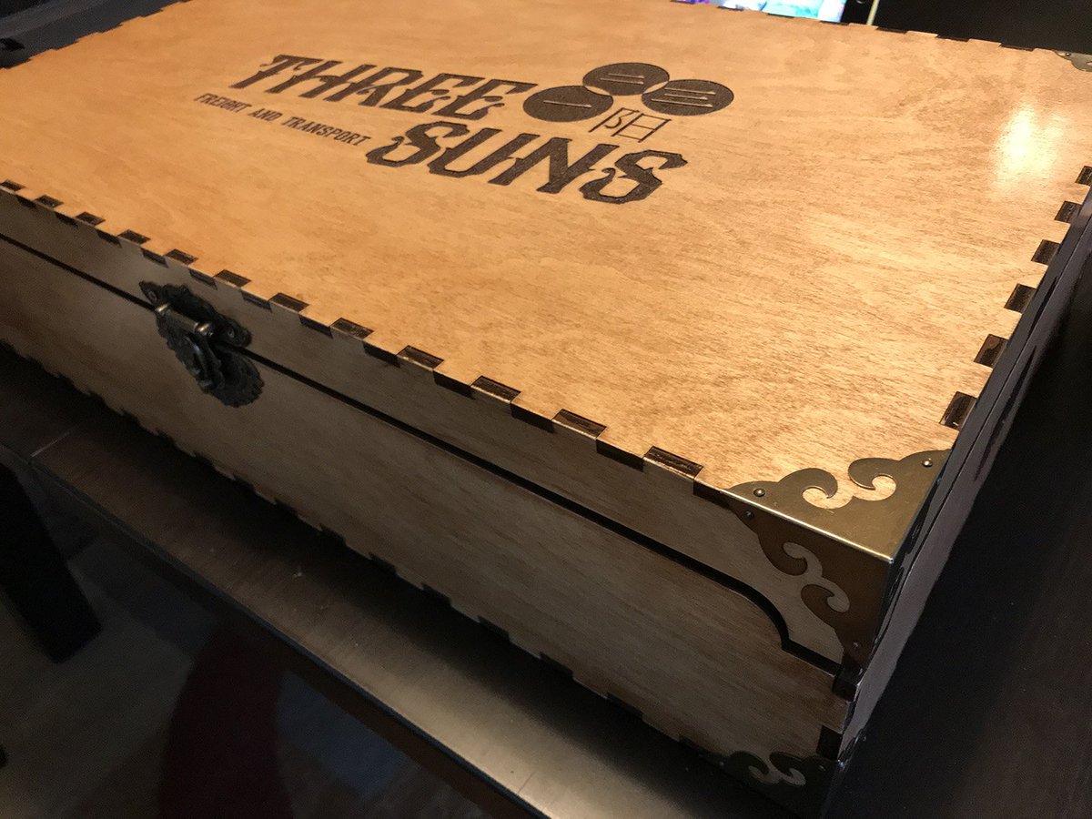 neimoyer's tweet image. Finally found a corner pieces I liked (and were right size, as well as matched the color of the clasp). The #BigDamnCrate by @ tbt_gaming for #FireflyTheGame from @GaleForceNine is now complete.