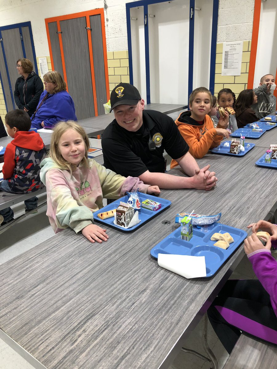 Slammer18's tweet photo. It’s a pleasure to have @GPDOfcPlemons in school today hanging with @GordonElem students. #NEBadgesInSchool #GESColts #WeAreGRPS #LawEnforcementAppreciation #ilovepublicschools https://t.co/yeLQQUNiBx