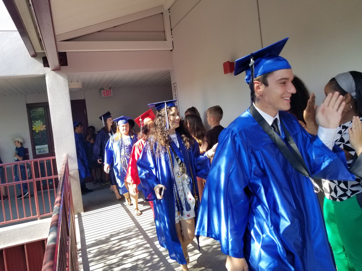 HCPSCollinsElem's tweet photo. We celebrated the Senior Class of 2019 today! Each of these graduates walked our halls as 5th graders in 2012. How exciting to cheer them on today! #TogetherWeCan #90by20 https://t.co/SzxwENXwet