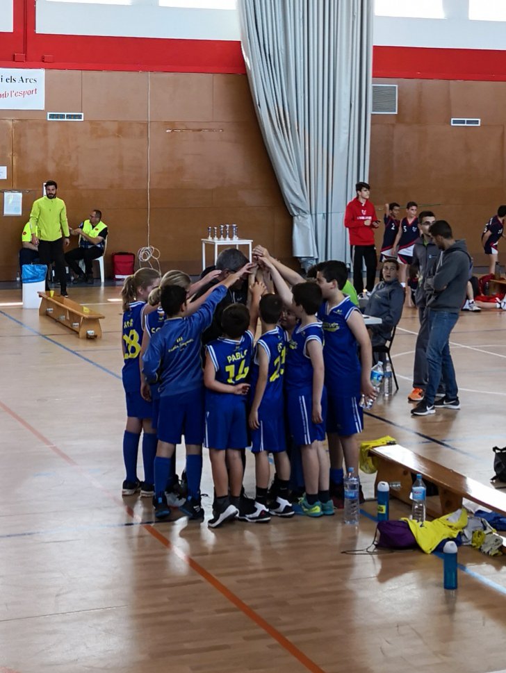 e_puigcerver's tweet image. l'equip benjamí de 4t i un 3r lloc per a l'equip preinfantil federat.

Grans resultats fruit del bon treball de tota la temporada.
Moltes felicitats!

#basquet #tarragona #sagratcor #vinyolsielsarcs #basket #esport #extraescolars #finalsnacionalscatalanes #territorialsbasquet
