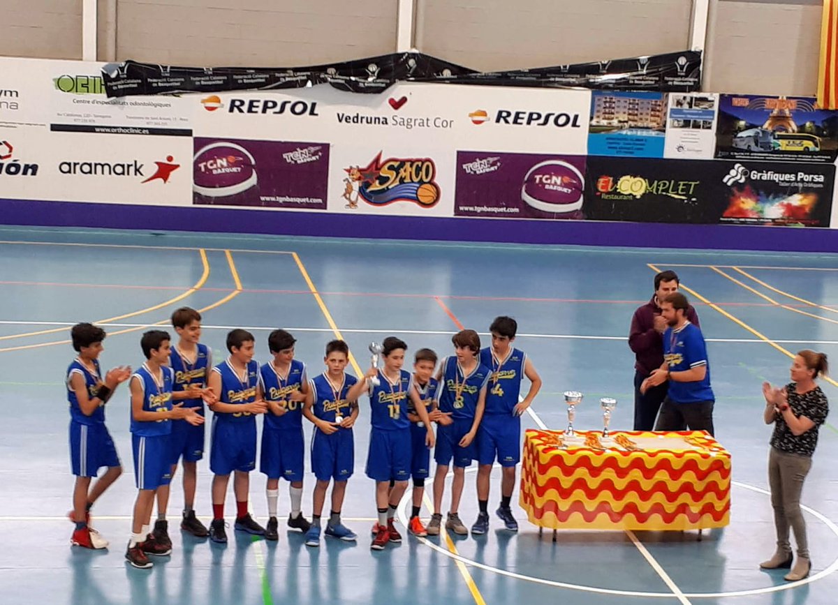 e_puigcerver's tweet image. l'equip benjamí de 4t i un 3r lloc per a l'equip preinfantil federat.

Grans resultats fruit del bon treball de tota la temporada.
Moltes felicitats!

#basquet #tarragona #sagratcor #vinyolsielsarcs #basket #esport #extraescolars #finalsnacionalscatalanes #territorialsbasquet