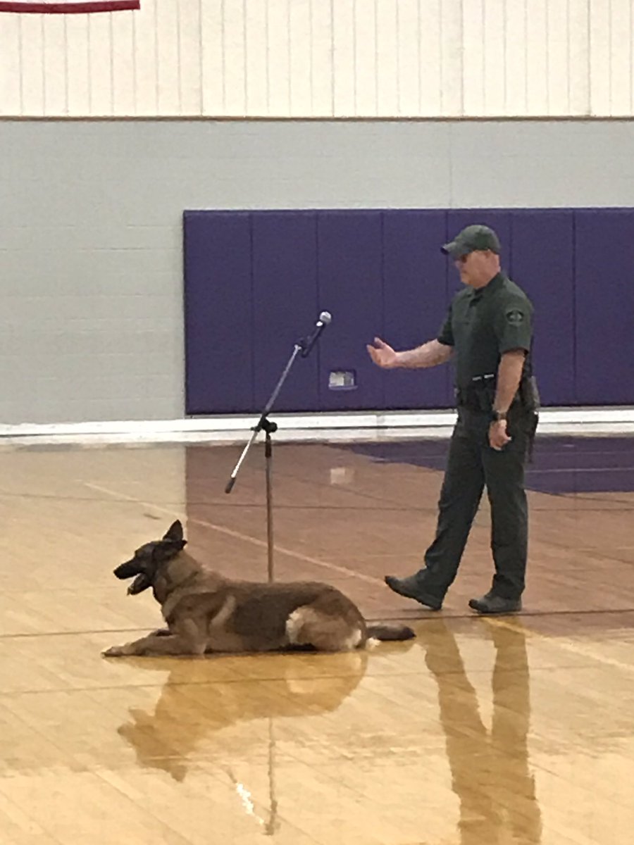 Thank you to Officer Dirner and Nemo for coming to visit with us today. @LHpanthers <a href="/SheriffChody/">Bob Chode</a>