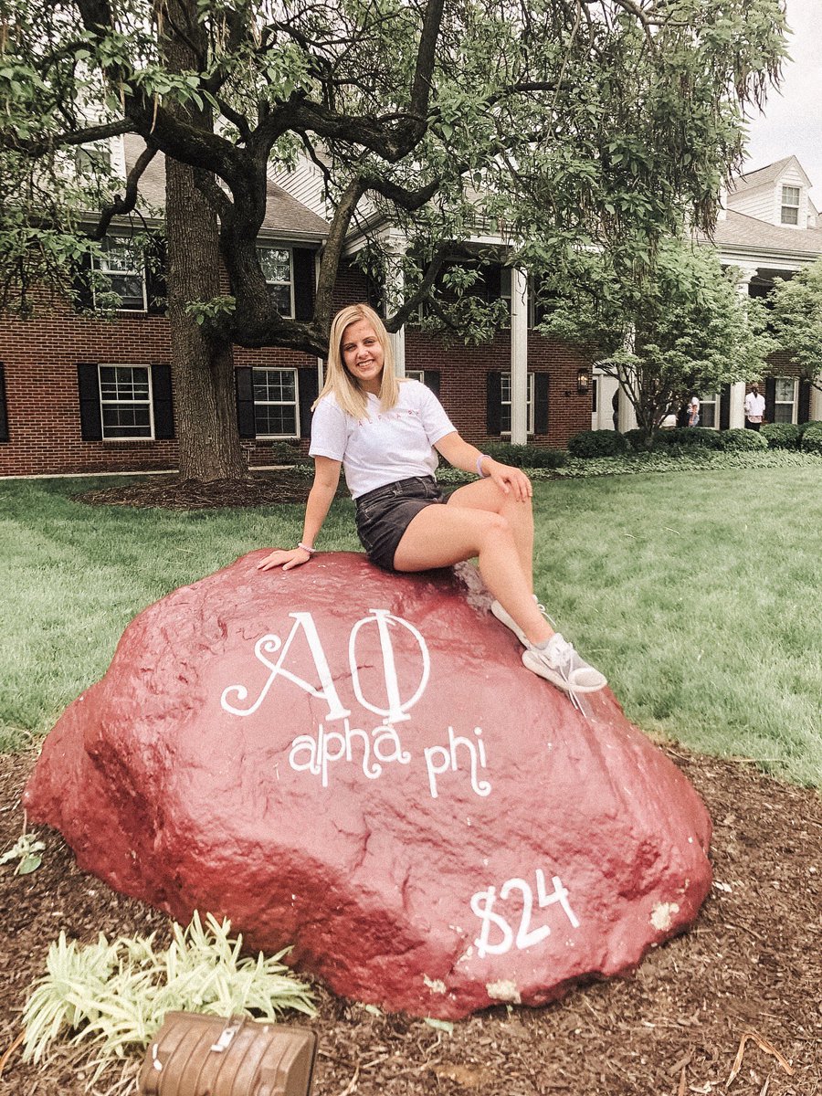 “I was blessed to attend the Emerging Leaders Institute (ELI) which has been an amazing opportunity for me. I have learned more about my own leadership skills and how to use them in my chapter. I’ve also made connections with incredible women to expand my network of Ivy!” -Callie