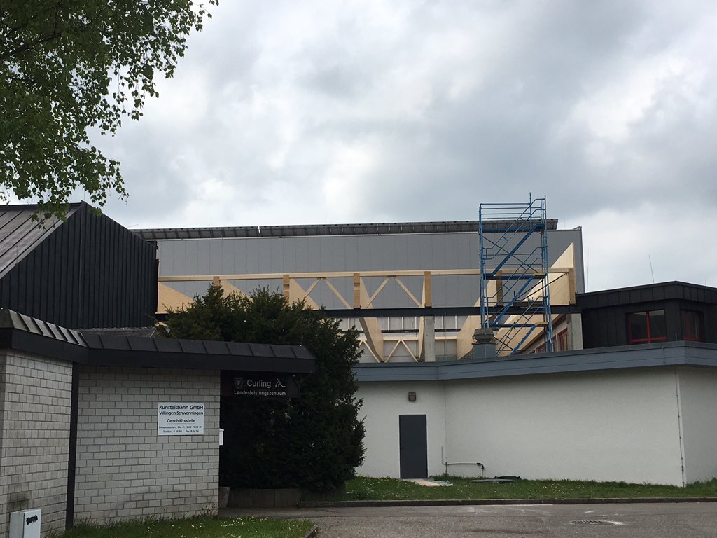 dan1968freenet1's tweet photo. Helios Arena Bahn2 das neue Dach!!!
#heliosarena #wildwings #wildwingsfuture #schwenningen https://t.co/fpOVoYKd9s