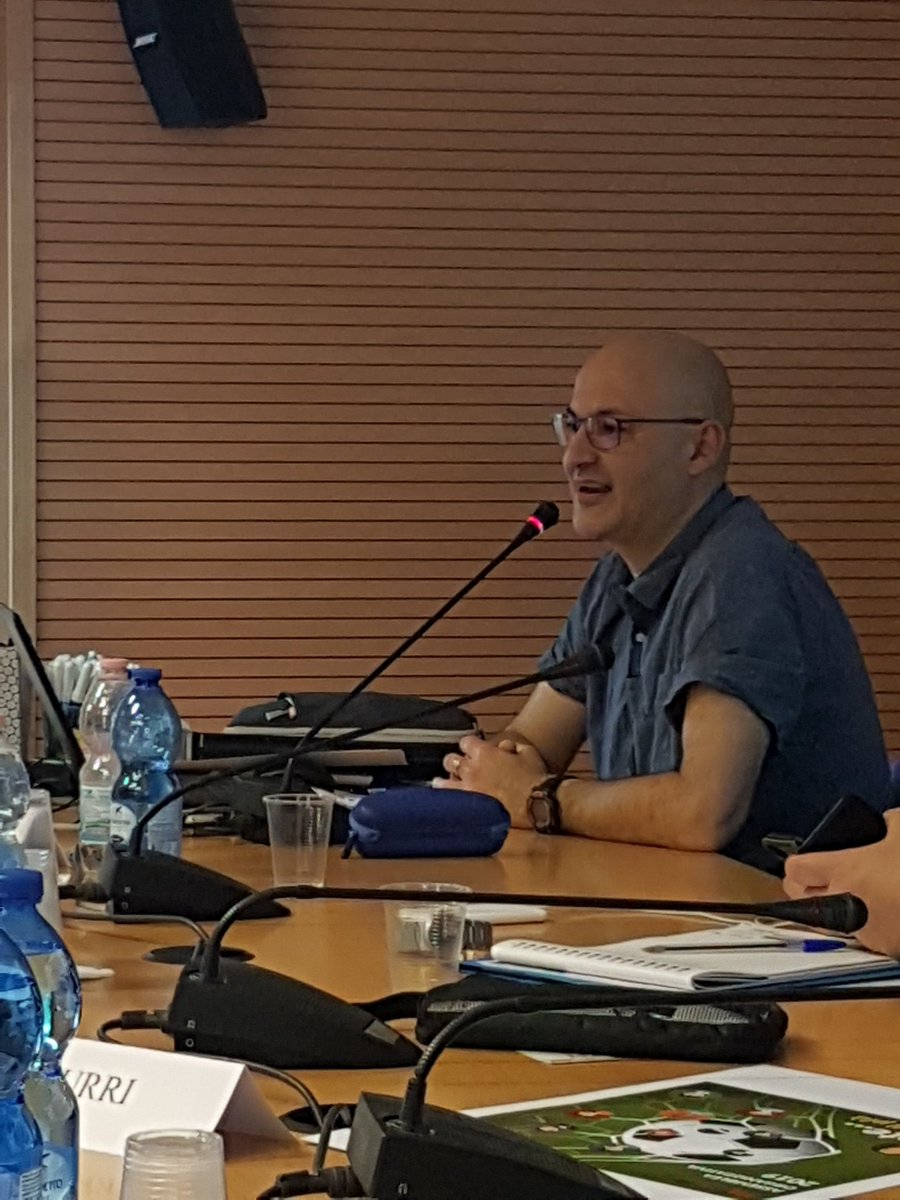 FilcaCisl's tweet photo. L'intervento di Marco Deriu (associazione @maschileplurale) apre l'Esecutivo in sessione di studio e ricerca. 
In programma una tre giorni dedicata al rapporto tra generi e generazioni nel mondo del #lavoro e nell'organizzazione. 
#sindacato #donne #giovani #20maggio https://t.co/H6KVMA7VWL