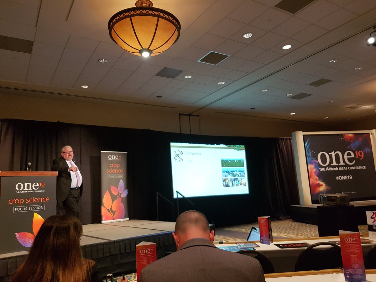 AlltechSpain's tweet photo. Comienzan las Focus Sessions #ONE19 🆙

Estamos en sesión de Agricultura donde Vicent Restucci habla sobre Big Data y Agricultura de precisión 🌱

"Los agricultores están cada vez más concienciados con la tecnología, y la están utilizando para mejorar la eficiencia de sus granja" https://t.co/gZnsvQ59fb