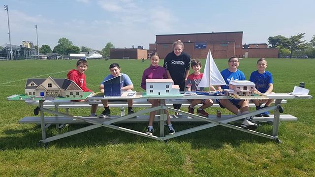 MissesJJohnson's tweet photo. Future architects @islipms #InventingSelf #dreamhouseproject #hardworkingkids https://t.co/S4BiC3k8P1 https://t.co/CrZ8F5kcdr