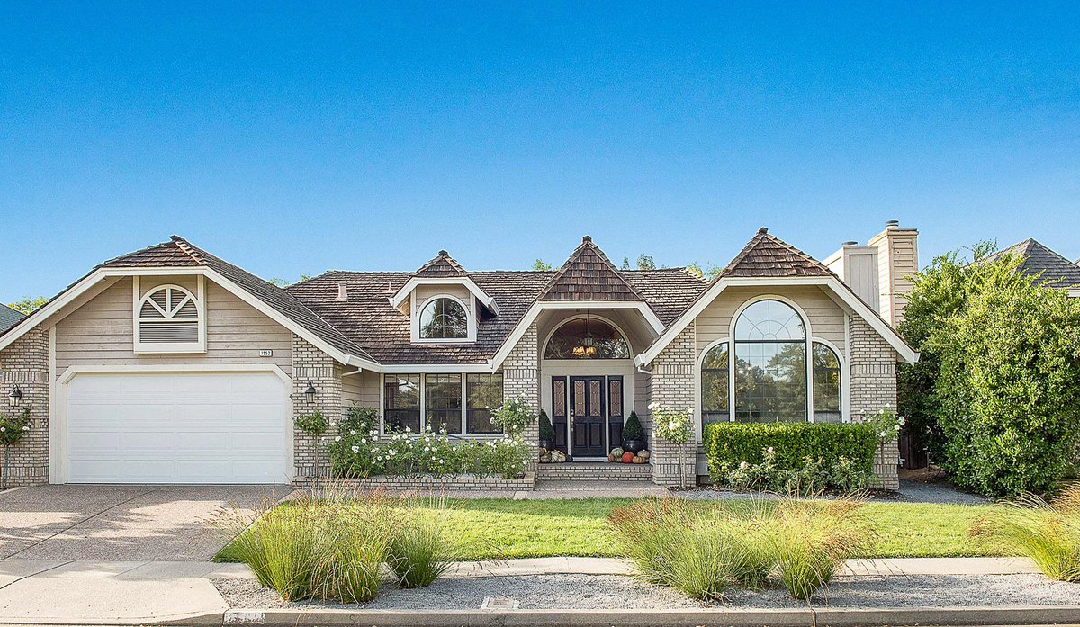 DistinctPrperty's tweet photo. Napa Valley Featured Property
This stylish and sophisticated Calistoga home displays an open and easy-flowing floor plan with dramatic lines & modern contemporary details.
#RealEstate #LiveInNapa #ForSale #Homes #HouseListing #NapaValley #NapaCounty https://t.co/yZiL4zToYS https://t.co/TqpsZVOHoL