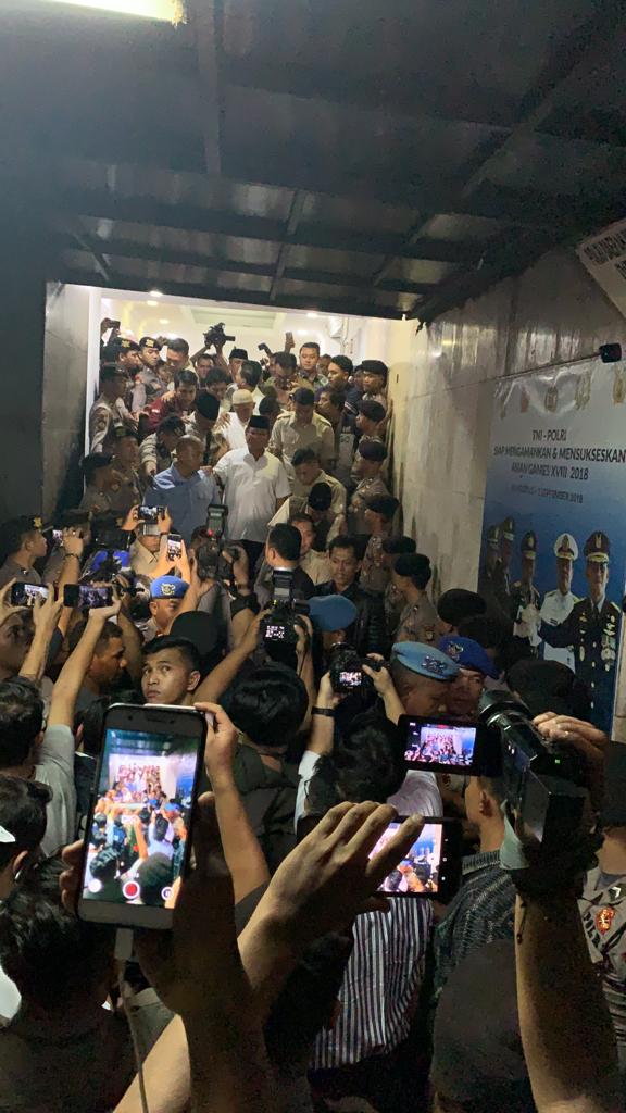 Prabowo Subianto tak diizinkan jenguk Eggi Sudjana dan Lieus Sungkharisma . Twitter Dahnil Anzar