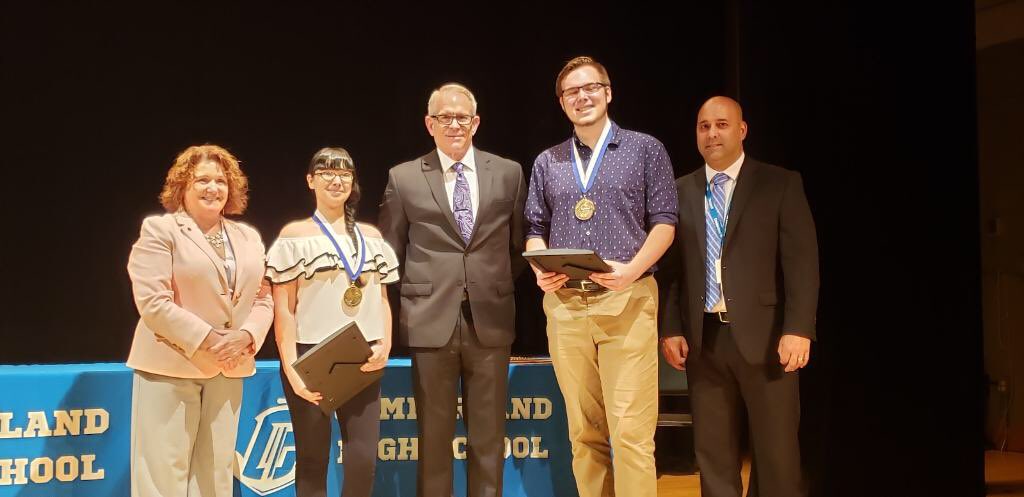 CHSClippers2019's tweet photo. Congratulations to the Class of 2019 Valedictorian and Salutatorian, Connor Jordan and Jean Ganek!! @gobluechs https://t.co/IuAmy734Mr