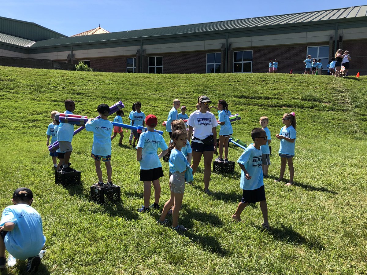 BriarwoodES's tweet photo. Games of the Kingdoms rock! #bestfielddayever #BEfun https://t.co/mPDqX0o8yk