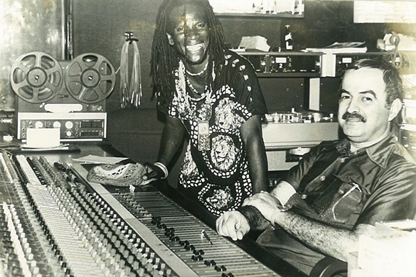fipradio's tweet photo. Les débuts de Francky Vincent et de Zouk Machine, c'est lui. Et avant ça, Henri Debs a produit nombre de trésors guadeloupéens à redécouvrir aujourd'hui dans une nouvelle compilation 👌 https://t.co/HpqhWTX1Fh https://t.co/hTaZmg8nuh