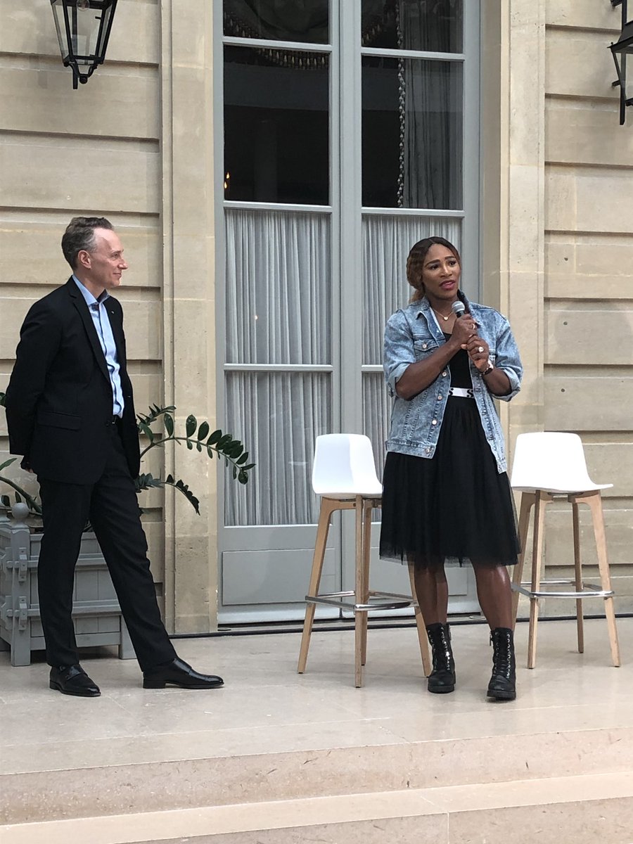sanavanesse's tweet photo. Lancement de la campagne #KnowYouCan @serenawilliams : discours très inspirant sur la confiance en soi #LaConfianceEstEnVous #GenerationsAXA #proudtobeAXA https://t.co/nhQmW5qigA