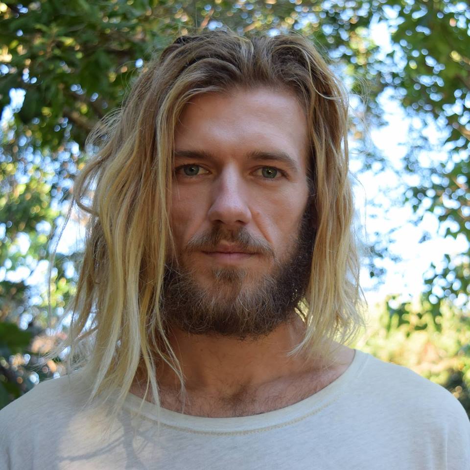 mvexperiment's tweet photo. Want to work for to save sharks? Get involved with conservation? Join me on my newest podcast episode with the talented and earthcentred Scott Wallace. https://t.co/HbxyzJxnFa https://t.co/bknwu3MH86