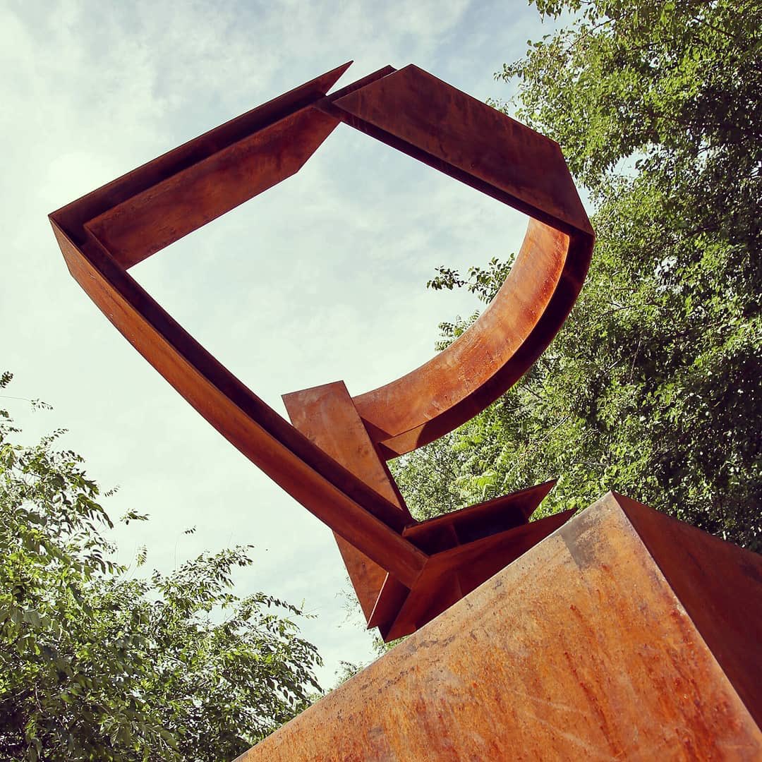 milagrostolon's tweet photo. En la visita a la nueva Exposición de Escultura al Aire Libre, ubicada en la Senda Ecológica, hemos anunciado que solicitaremos a la CHT que la Casa del Diamantista vuelva a ser de los toledan@s y se convierta en un Centro de Interpretación del río Tajo https://t.co/J5Zx4gHQW9