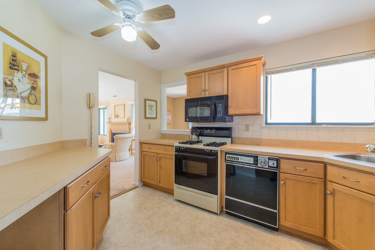 MichelleRemaxNJ's tweet photo. My newest listing is in the highly desirable Park Gate Community in North Edison. This 2 Bed, 2 Full Baths, move-in ready Bravo Model won't last! Call me for more info! #REMAX #REMAXDIAMOND #MICHELLERIZZO #RIZZOTEAM #REMAXHUSTLE #EDISON #NORTHEDISON #NJHOMESFORSALE #NJREALESTATE https://t.co/vSs904ItdH
