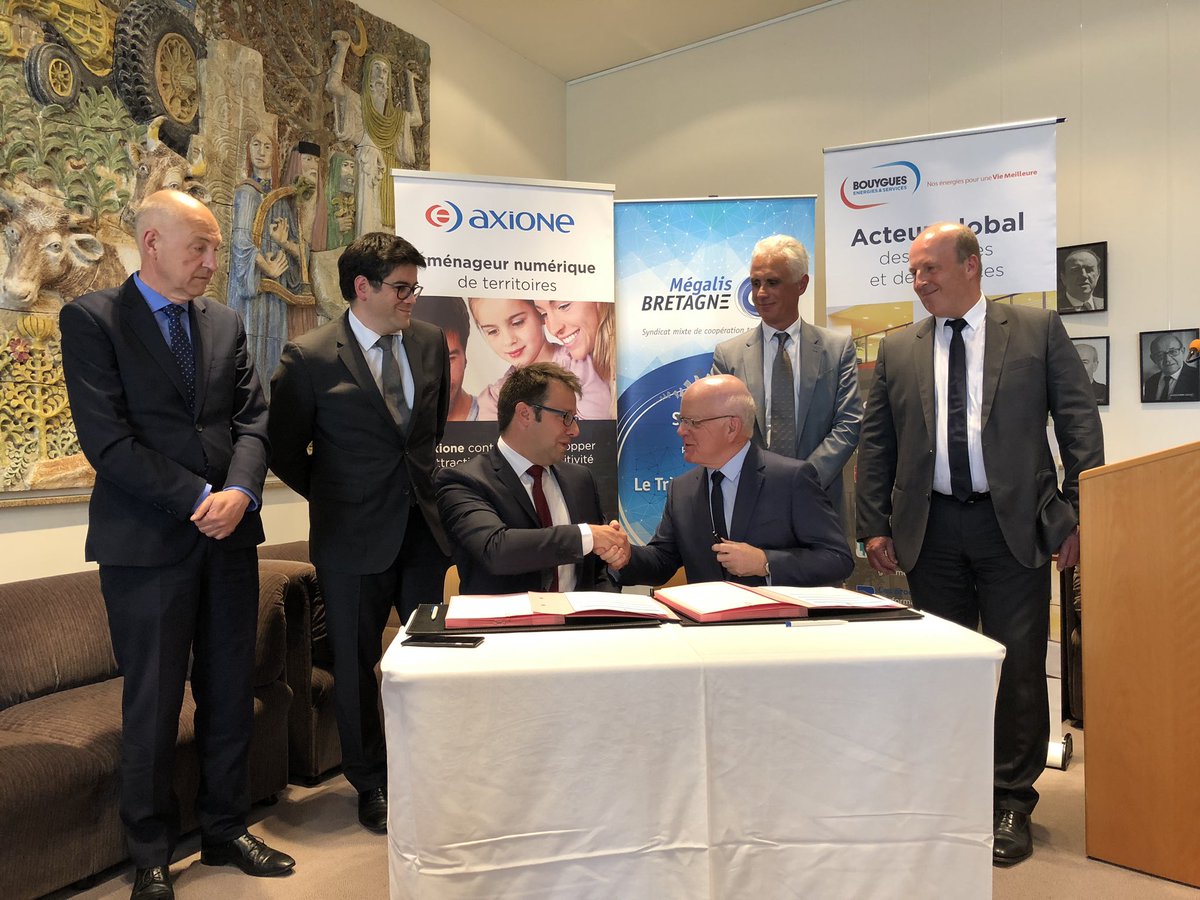 Mégalis Bretagne choisit le groupement <a href="/AxioneOfficiel/">Axione</a> - <a href="/Bouygues_ES/">Bouygues Energies & Services</a> pour un déploiement accéléré de la fibre optique dans la région.

Plus d'info : megalisbretagne.org/jcms/mw_24682/…