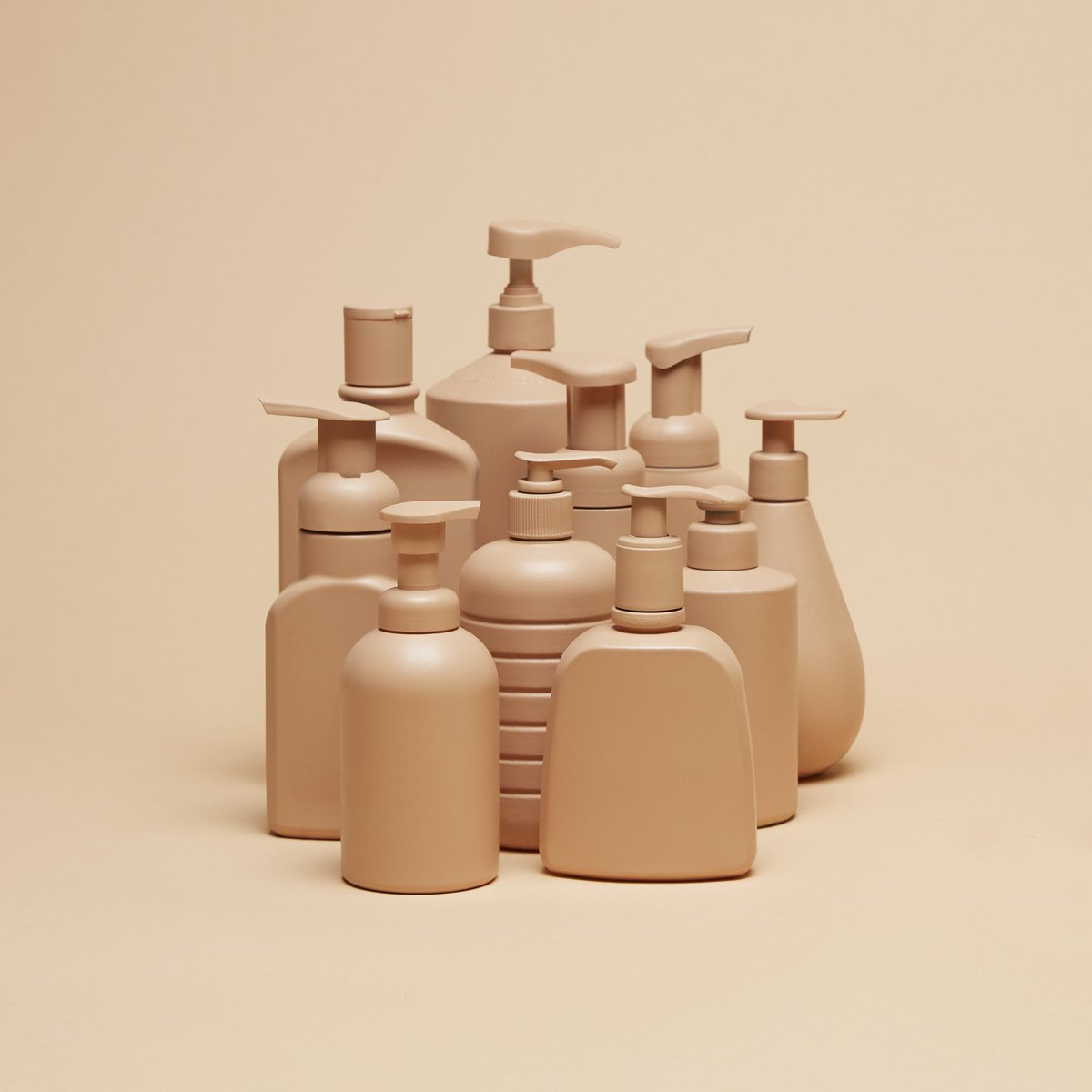 SoapplyBox's tweet image. Products bottled in plastic without regard for the impact on people or our planet? No thanks! 

Tomorrow, we're taking the next step toward sustainability, and we're growing our commitment from there. #ThisIsMoreThanSoap