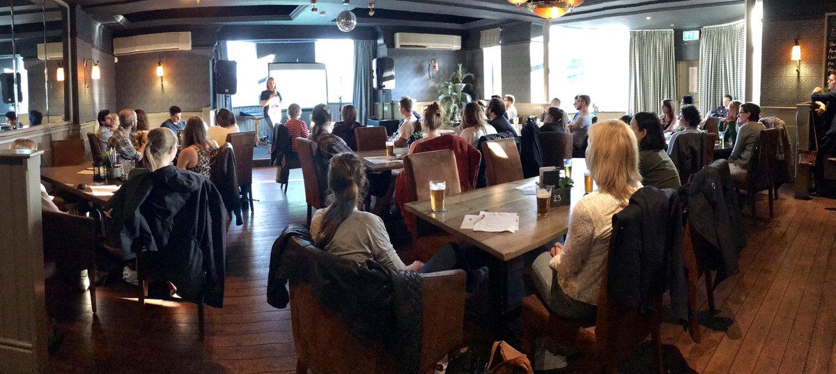 Full house tonight <a href="/pintofscience/">Pint of Science UK</a> #beautifulmind #psychology festival as <a href="/FrancinaJane/">Dr Francina Clayton</a> introduces our first speaker @jcflavell 

#pint19 <a href="/YorkPsychology/">York Psychology</a> <a href="/YSJPsych/">Psychology @ YSJ</a>