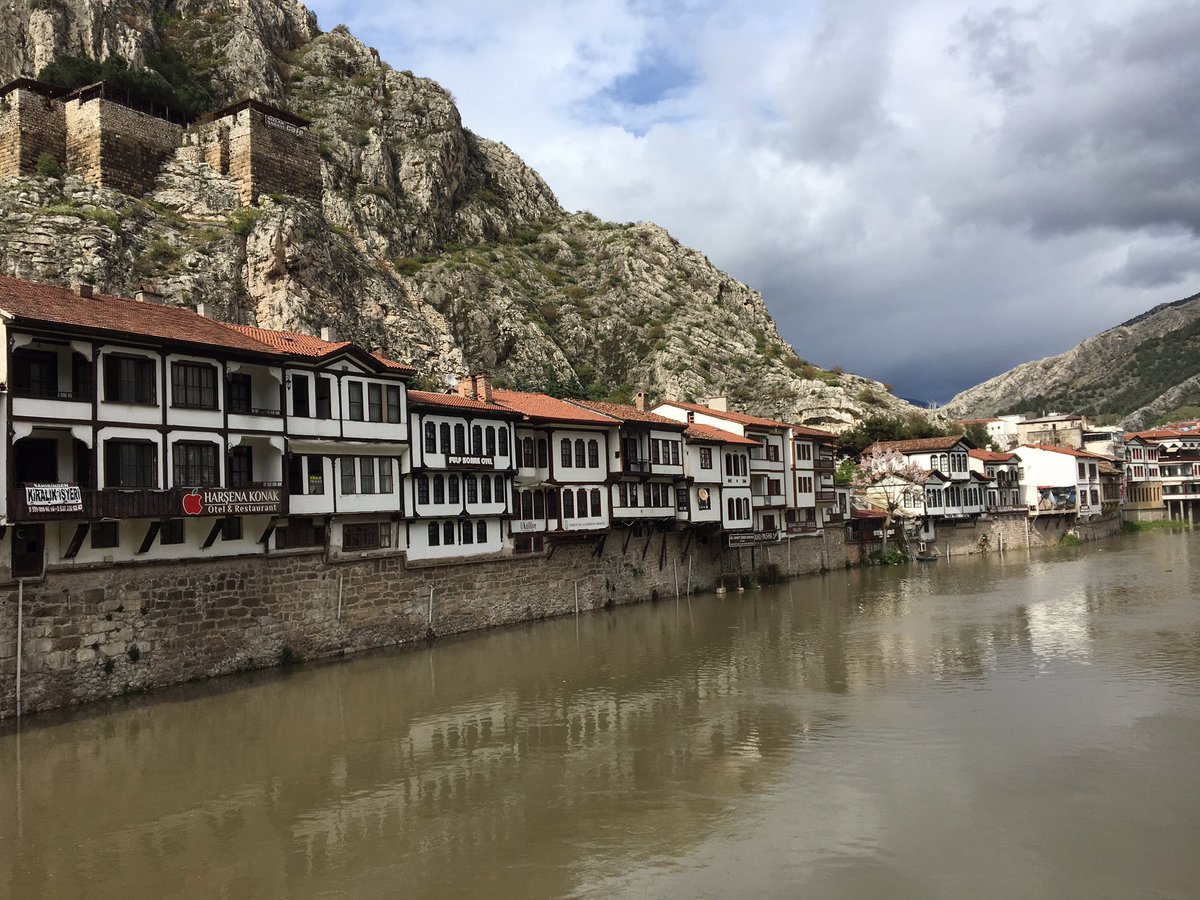 Last month I went to Amasya, which is now one of my favourite cities. It’s better than Safranbolu (see previous tweets from 2018) and just is wonderful. The river isn’t the prettiest but the Tombs of the Pontic Kings are wonderful albeit at a distance. Up close not so mesmerising