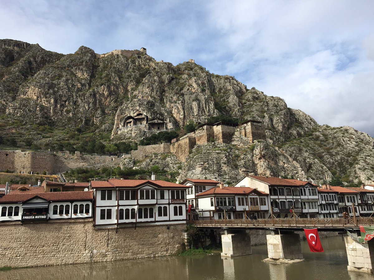 Last month I went to Amasya, which is now one of my favourite cities. It’s better than Safranbolu (see previous tweets from 2018) and just is wonderful. The river isn’t the prettiest but the Tombs of the Pontic Kings are wonderful albeit at a distance. Up close not so mesmerising