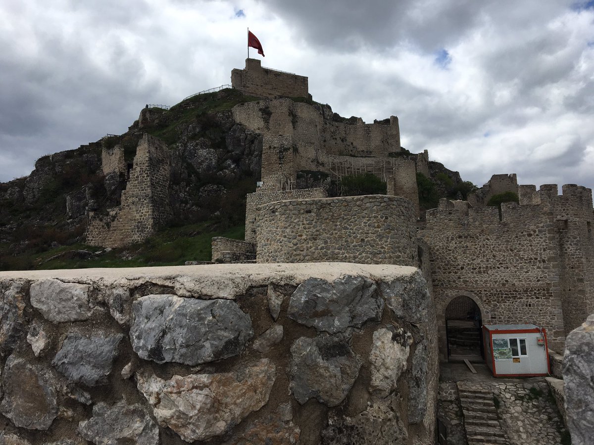 Amasya Castle, also known as Harşena Castle, was great w/ views of the city. Now some restoration work is taking place which raises some fears. According to one site, some historians claim it was built by Pontus King Mithridates. Others say by Karsan or Harsana & named after him