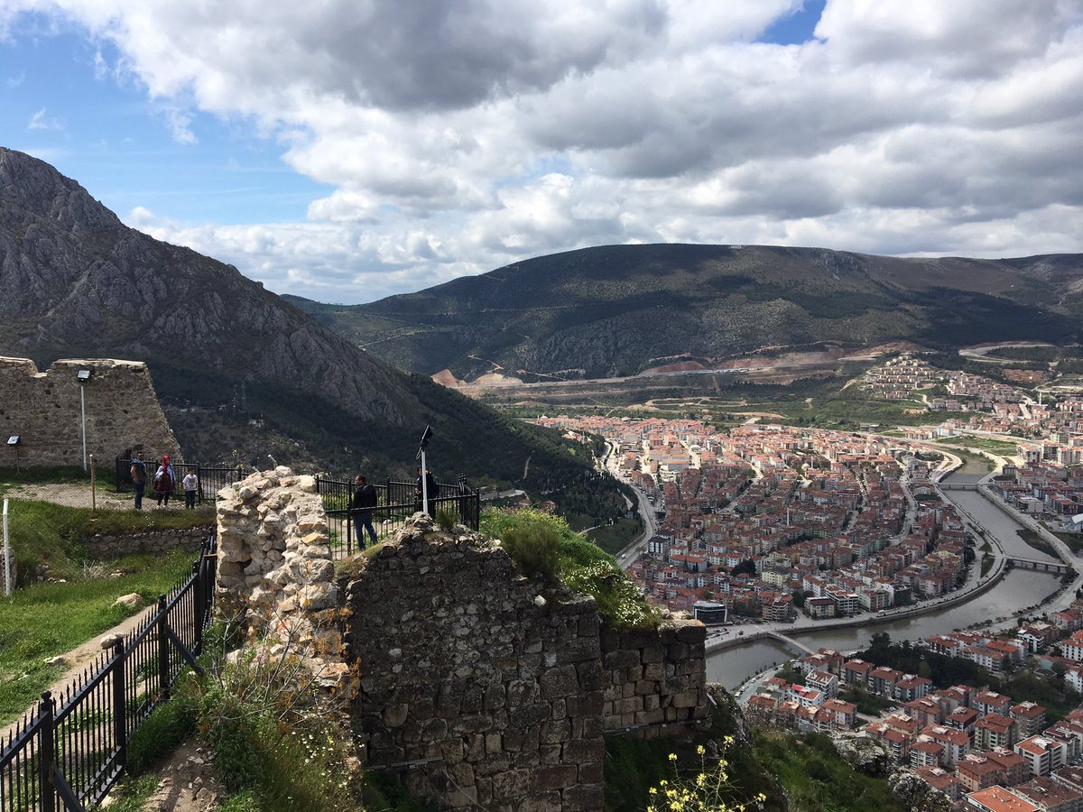 Amasya Castle, also known as Harşena Castle, was great w/ views of the city. Now some restoration work is taking place which raises some fears. According to one site, some historians claim it was built by Pontus King Mithridates. Others say by Karsan or Harsana & named after him