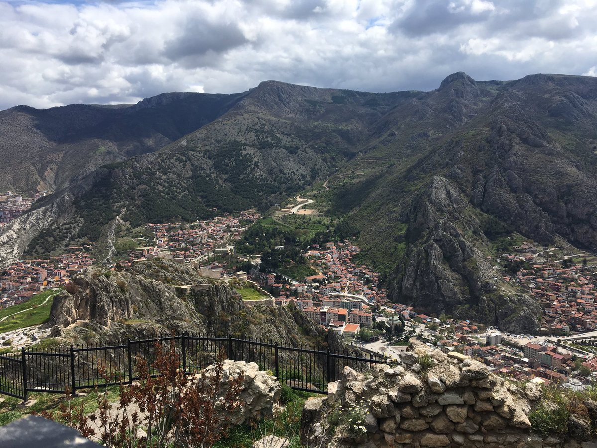 Amasya Castle, also known as Harşena Castle, was great w/ views of the city. Now some restoration work is taking place which raises some fears. According to one site, some historians claim it was built by Pontus King Mithridates. Others say by Karsan or Harsana & named after him