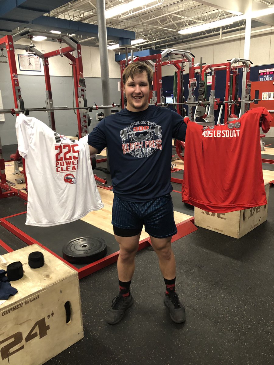 coachnolazy's tweet photo. These two studs have now earned all three shirts #225clean #300bench and #405squat. @Heritagefootbal @e_olsen12 @Lucas_Will94. Not an easy task. Congrats fellas. #dbwh #studgame https://t.co/BA7L4p7zGD