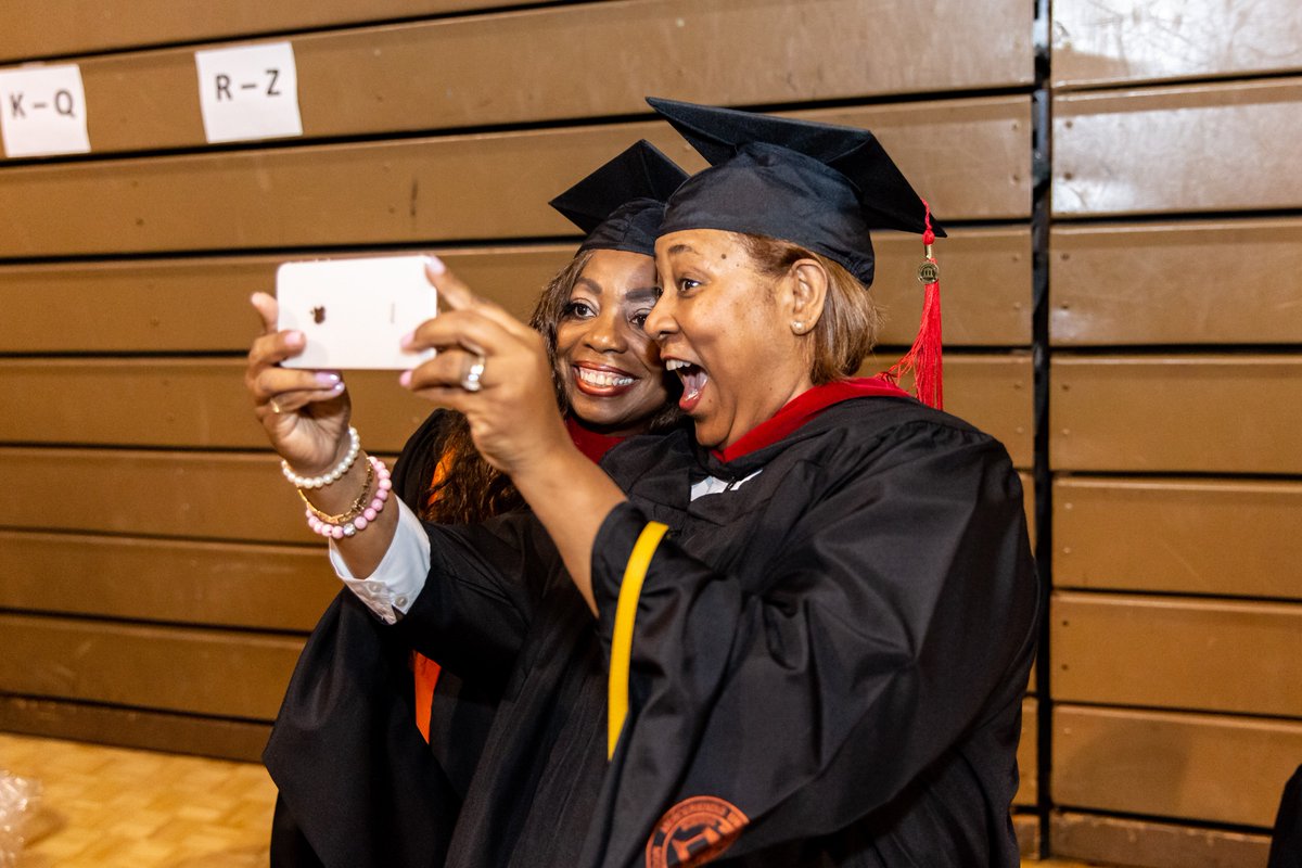 MercerYou's tweet photo. Our graduates were all smiles as they participated in Mercer's 2019 commencements. See more photos from the ceremonies at https://t.co/31gBRkjtAv #Mercer2019 https://t.co/bqQnNg6Jx7
