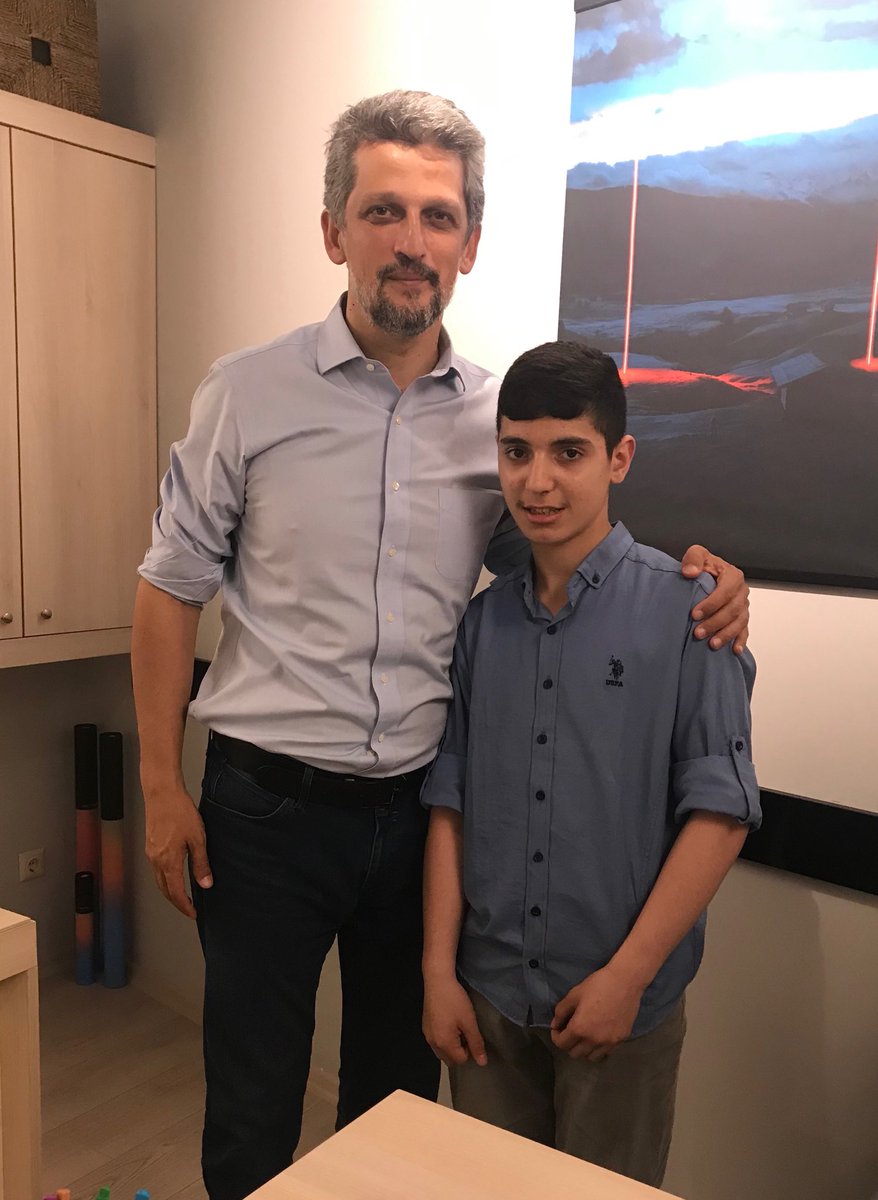 GaroPaylan's tweet photo. Arthur ile buluştuk. 
Arthur gayet iyi...
Onun hep yanında olacağım. 
Elimden geldiğince kötülüğe karşı koruyacağım. https://t.co/9LJP3SSmDk