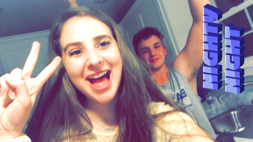 TylerL40's tweet photo. Happy birthday @sarahdowns20 I can’t wait for more memories w ya, have a good one! 🎊 https://t.co/Gn51gj3tAq