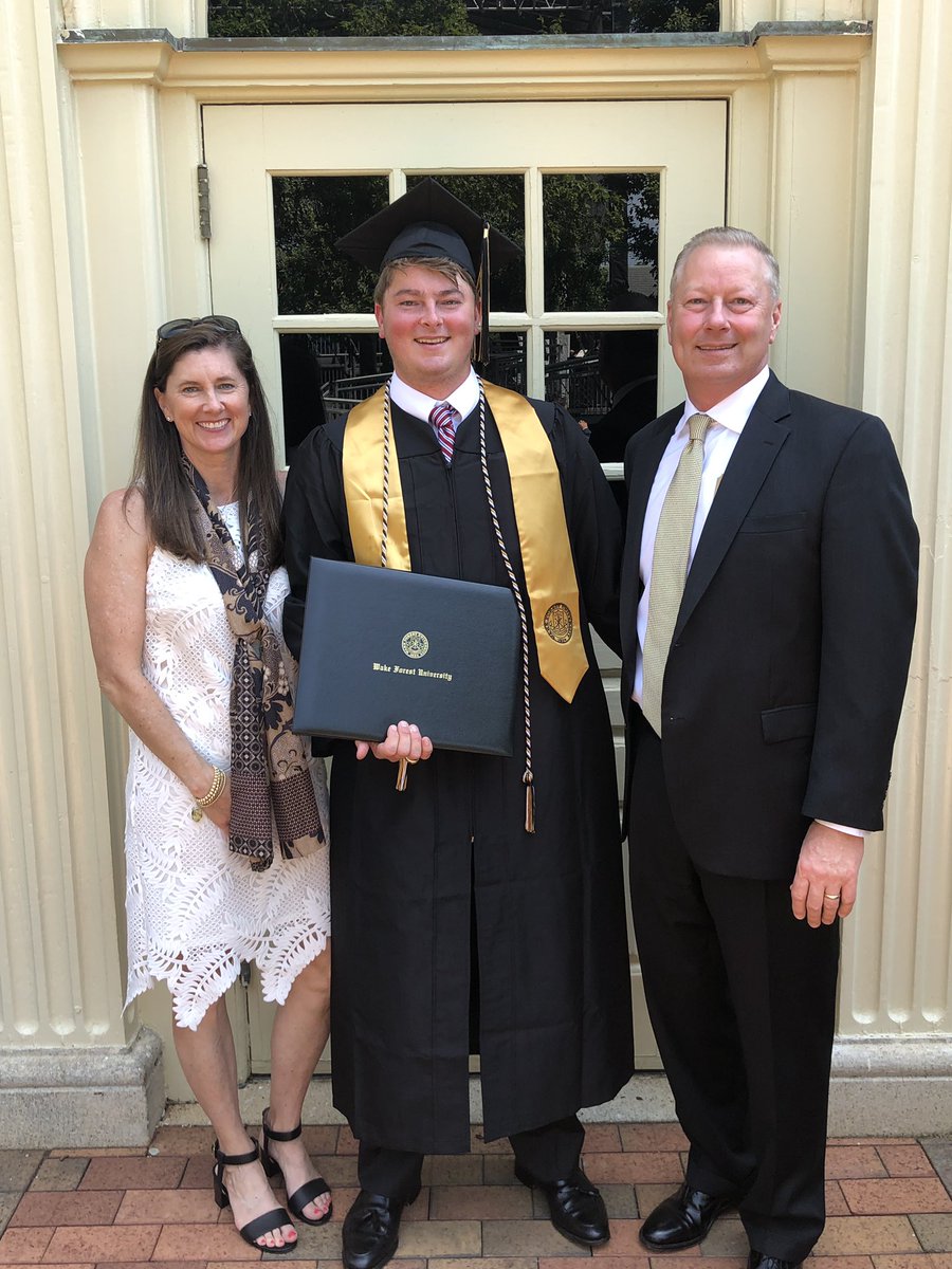 HartmanJulieAnn's tweet photo. Congrats Samuel Hartman. We are proud of you!! You did it!! #wfugrad #godeacs #KA  #wakegrad #wfu2019 https://t.co/hlcoVRHipE