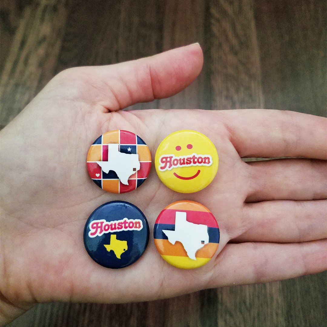 JanMStephenson's tweet photo. Good Monday morning Houston! Hoping you have no problems today. New button pins, one on astronaut from @HoustonFirst. So many places these can go! #janmstephensondesigns #houston #htown #htx #hou #houstonartist #houstonblogger #houstonlife #HOUtourism19 #visithouston https://t.co/XOwxCfZAmP