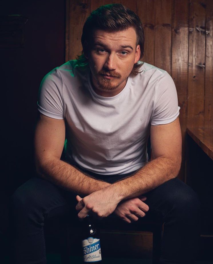 CompleteCountry's tweet photo. Holiday Monday game on point 🍻 
WATCH Morgan’s #CompleteCountryLiveSession 🎵 for “If I Know Me” ⬇️ https://t.co/h3n1ASzdur   ✨
🔁: @MorganCWallen 
#CompleteCountry #CountryMusic #HolidayMonday #MorganWallen https://t.co/lGWUSLgQRJ
